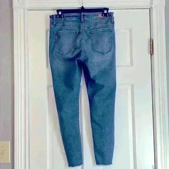 Sofia Jeans Rosa Hi Rise Curvy Ankle destructed hem midwash size 6S chic dress - Picture 2 of 16